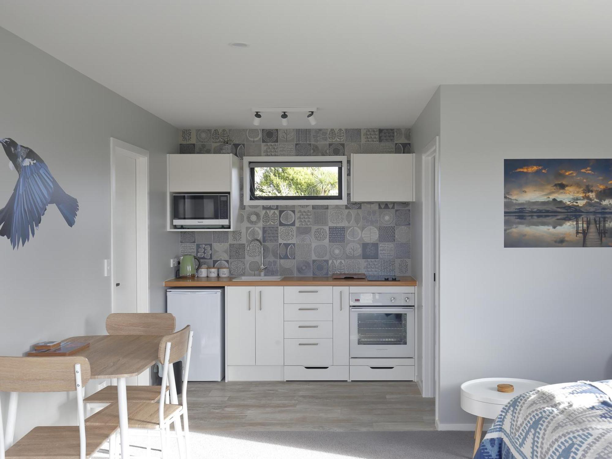 The Tui Studio - Te Anau Holiday Studio Екстериор снимка