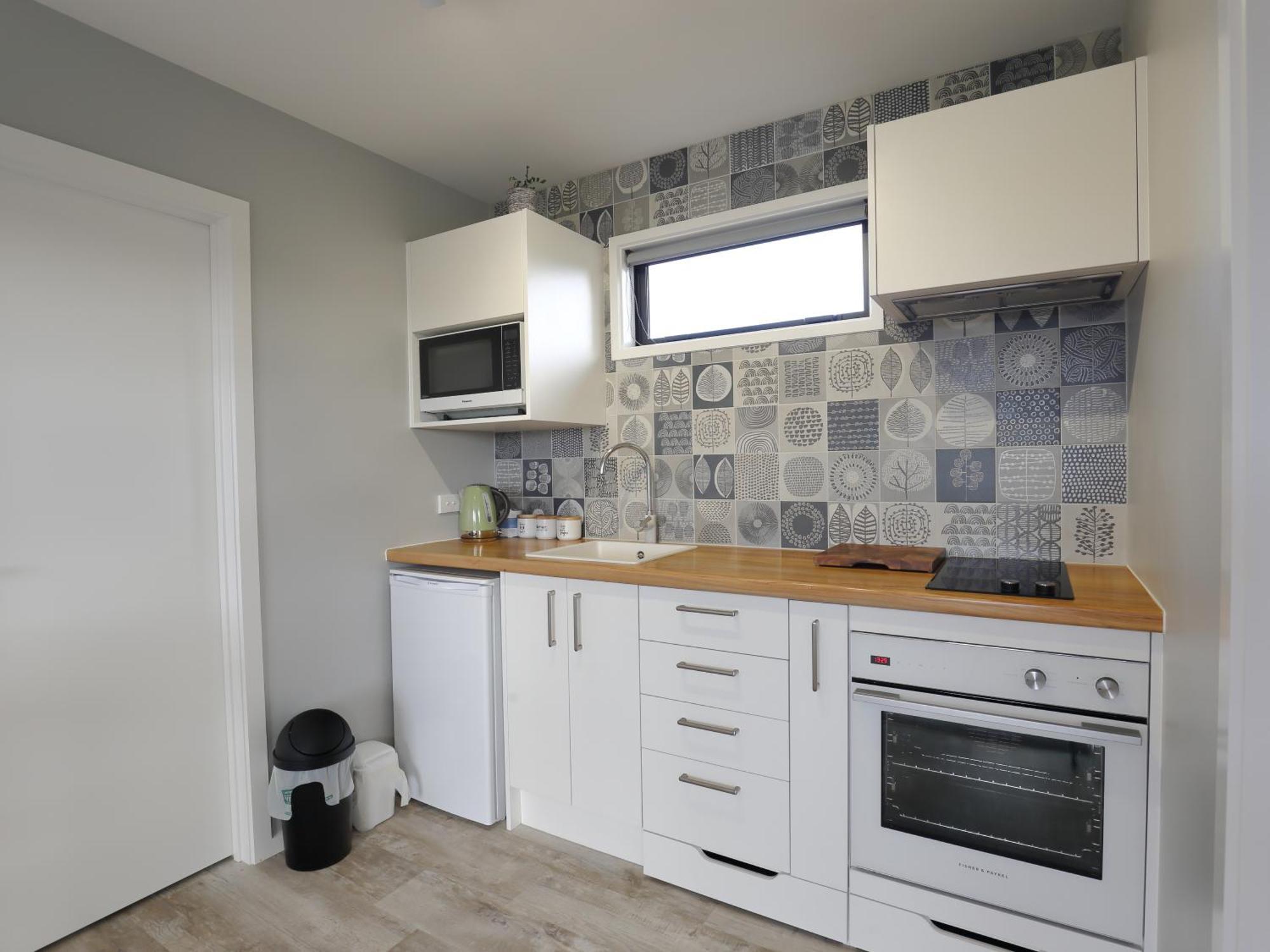 The Tui Studio - Te Anau Holiday Studio Екстериор снимка