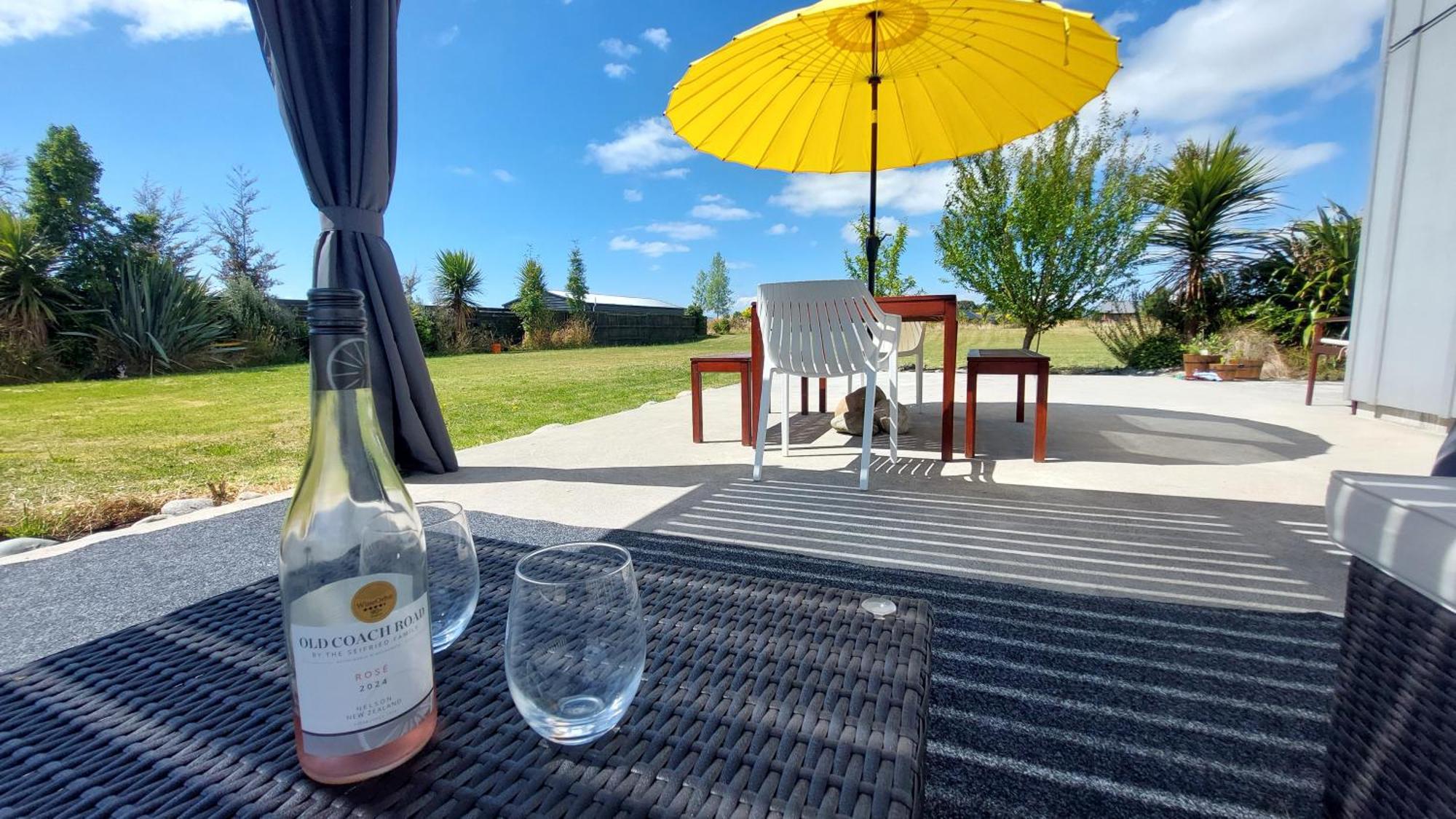 The Tui Studio - Te Anau Holiday Studio Екстериор снимка